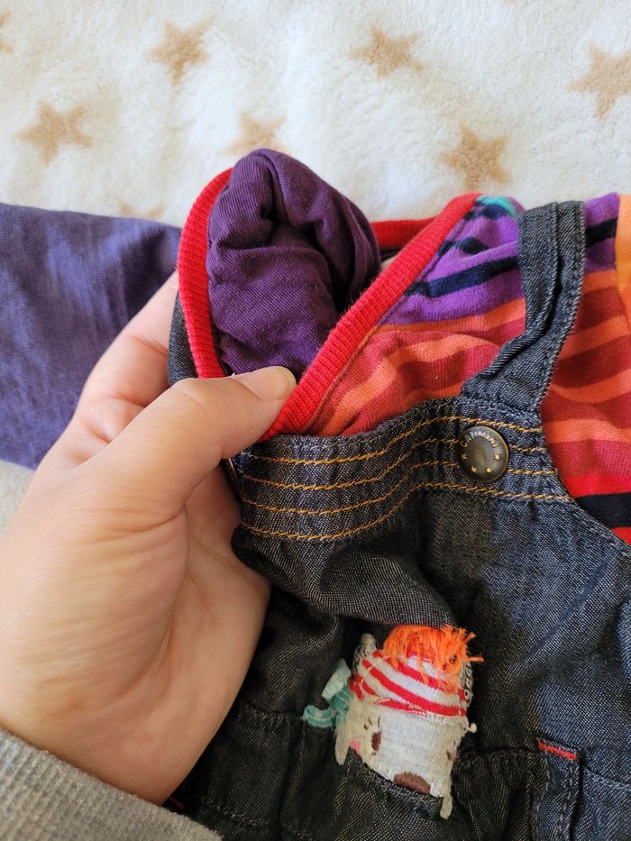 Lot de 2 combinaisons taille 6 mois - photo numéro 2