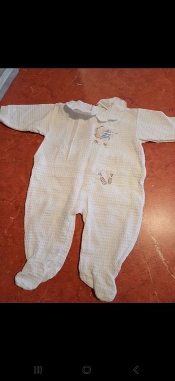 Pyjama bébé taille 6 mois