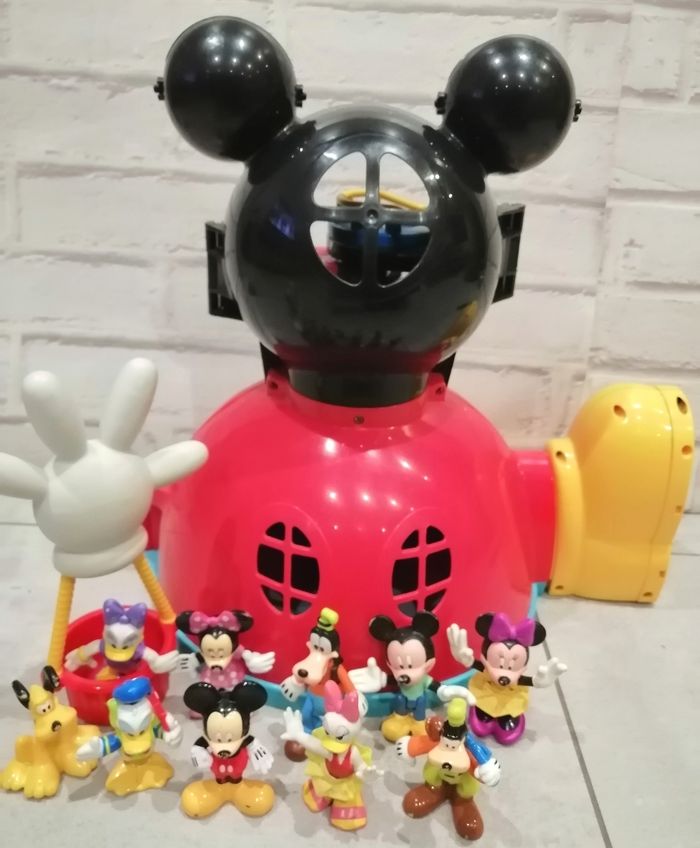 Maison de mickey plus personnages - photo numéro 2