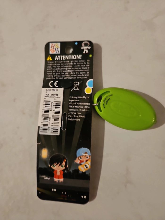 Porte clef lampe torche lettre D Neuf U40 - photo numéro 4