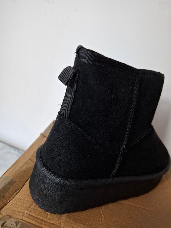 Bottines fourrées noire taille 37 - photo numéro 3