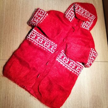 Gilet rouge et blanc Fille - Fait main - 6 ans