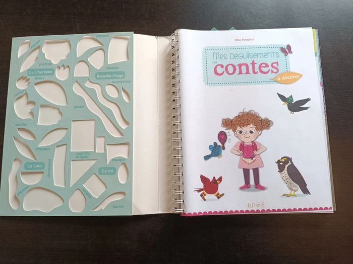 Livre d'activités MES DÉGUISEMENTS DE CONTES - photo numéro 2