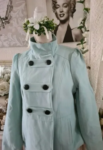 Superbe manteau court vert amande Body Flirt Taille 42 Neuf