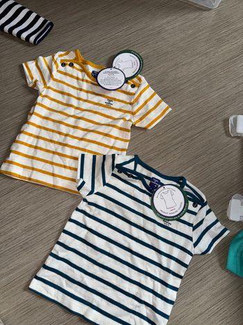 Lot deux ter shirt terre de marins neuf 6 et 9 mois