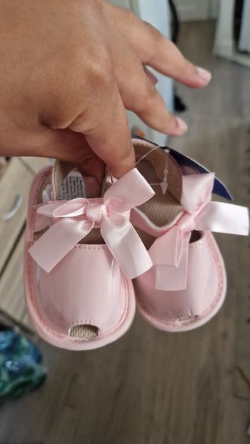 Paire de chaussures de princesse vernies pour bébé style Mary Jane