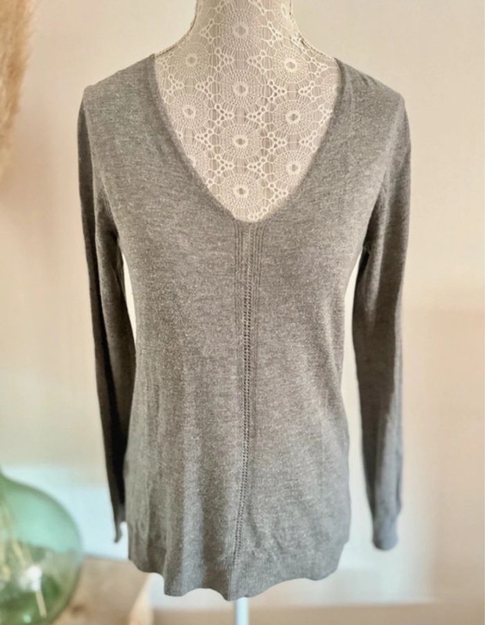 Petit pull gris col V Mango 36 S