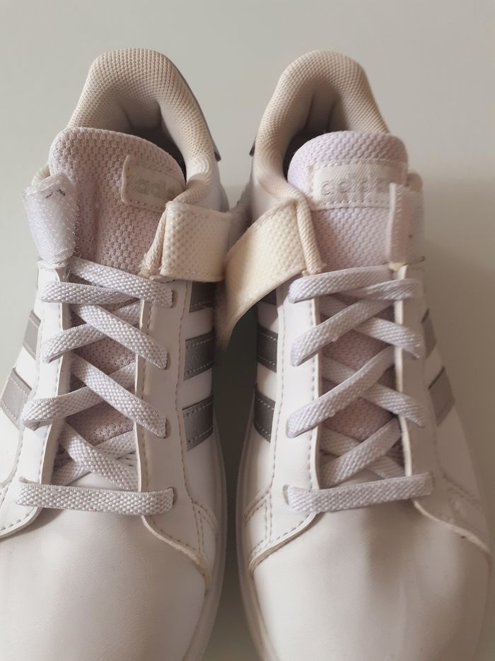 Basket Adidas taille 33 - photo numéro 6