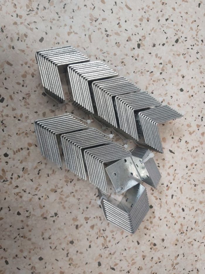 Lot de 100 équerres de fixation assemblage 40mm - Neuf - photo numéro 2
