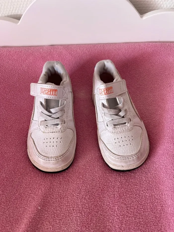 Baskets Puma taille 24