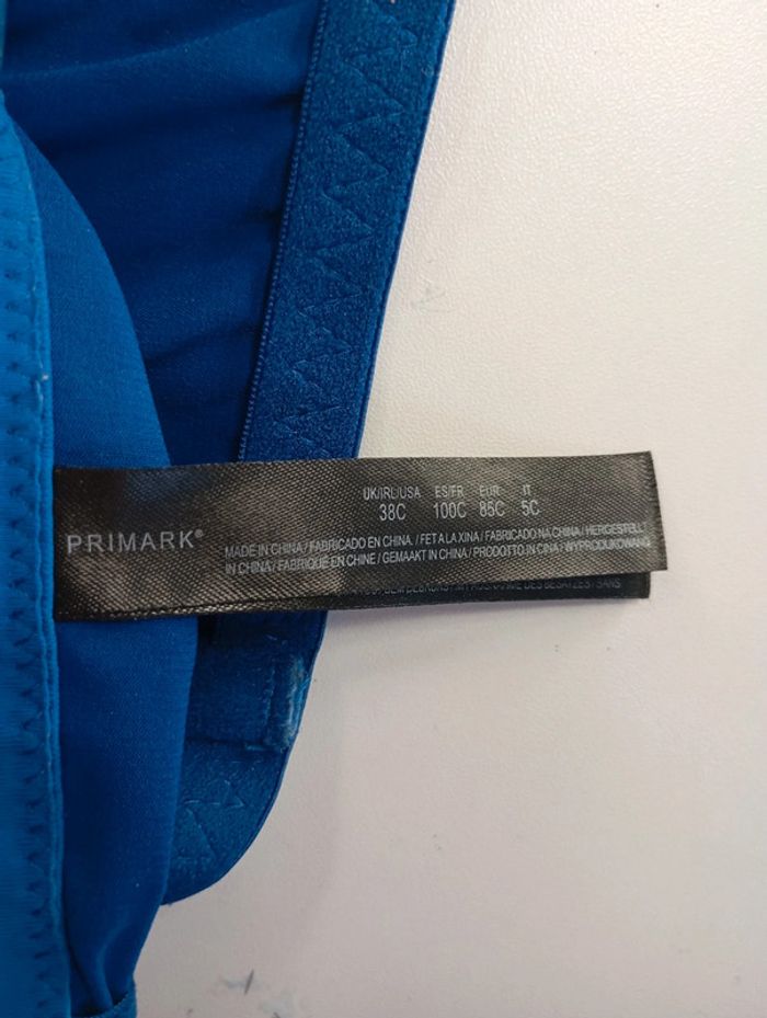 Top en dentelle taille fr:100c. Eur:85c - photo numéro 6