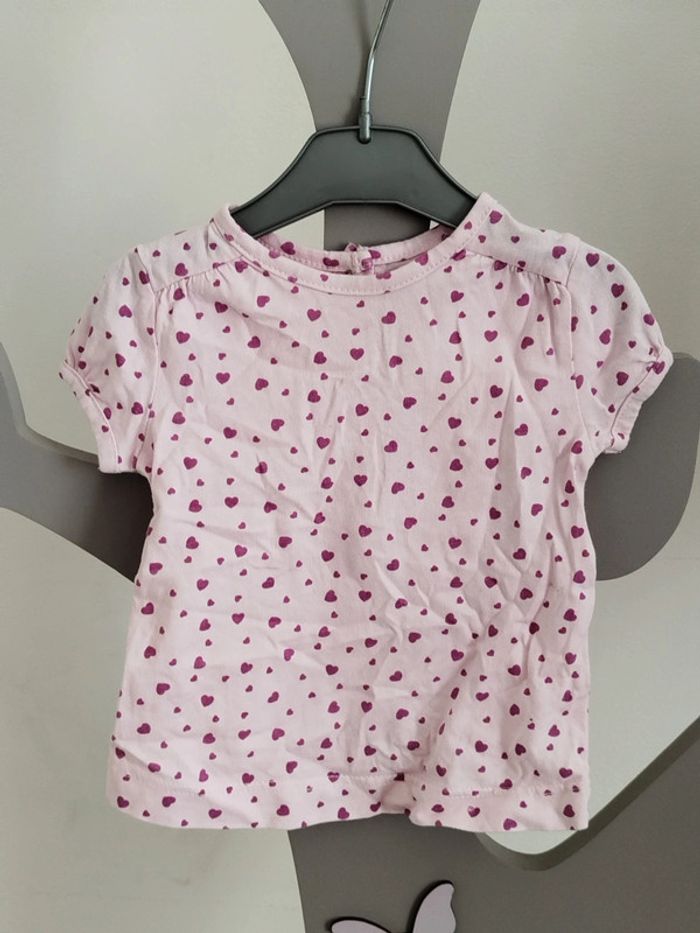 Tee-shirt manches courtes rose à coeurs violet Kitchoun taille 1 mois