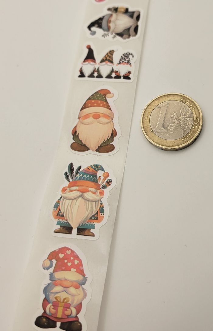 rouleau 500 autocollants gnomes - photo numéro 2