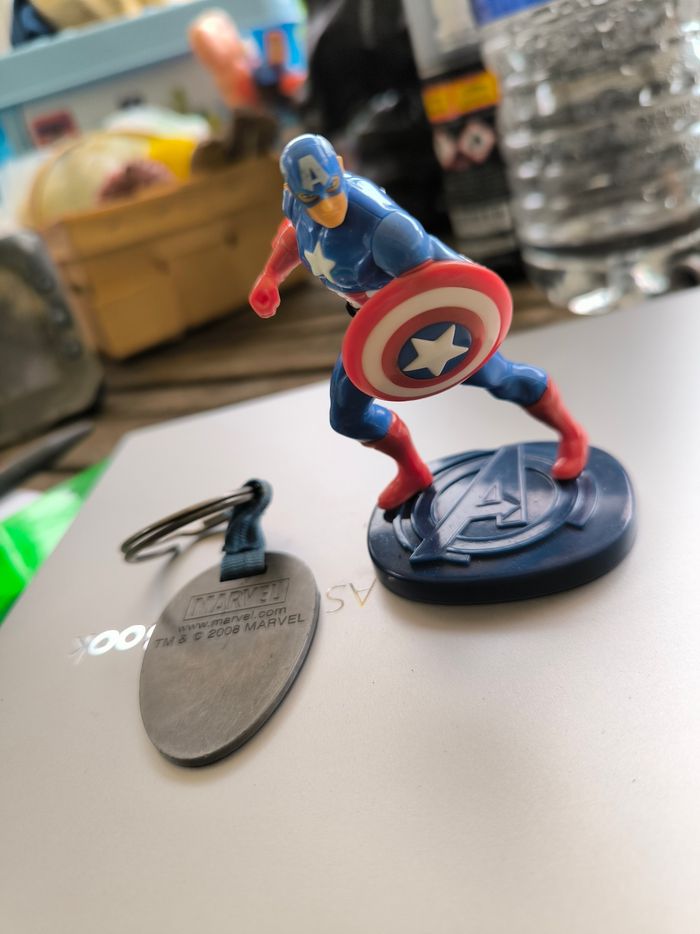 Marvel - captain America + porte clé Spider-man - photo numéro 2