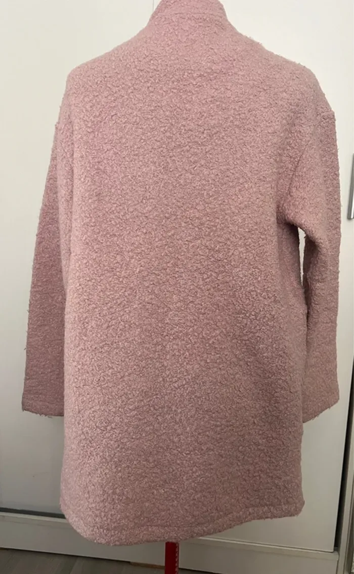 Manteau bouclette rose pale Bershka - photo numéro 4