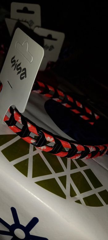 Serre tête  neuf couleur  à choisir parmi 4