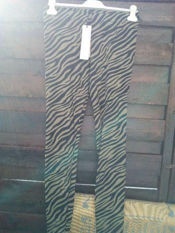 legging noir et kaki rayé * prix 6e * kiki60230