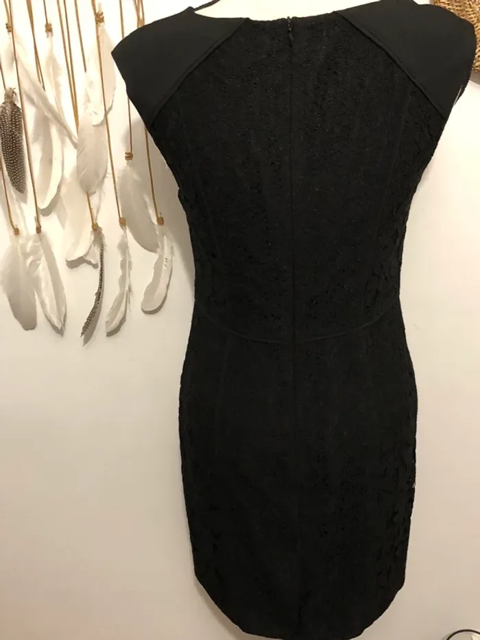 Robe chic noire en dentelle - photo numéro 3