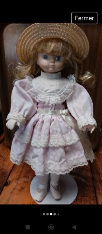 Poupée porcelaine blonde