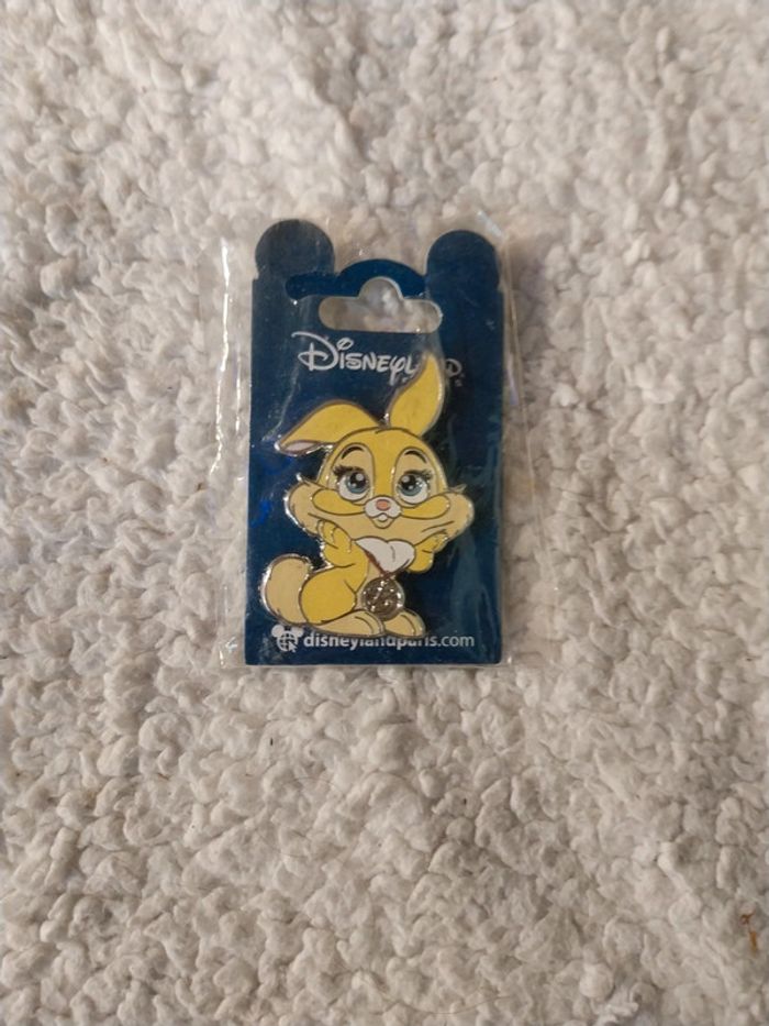 Pins Disney miss bunny