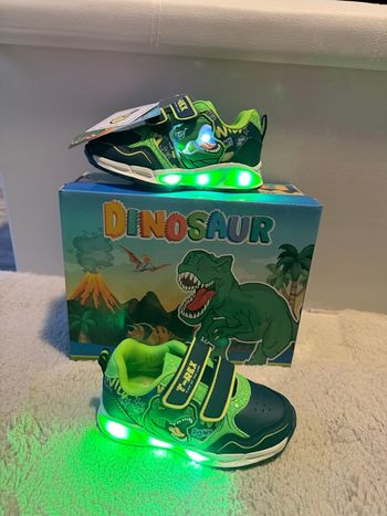 Basket dinosaures T-rex lumineuse taille 25