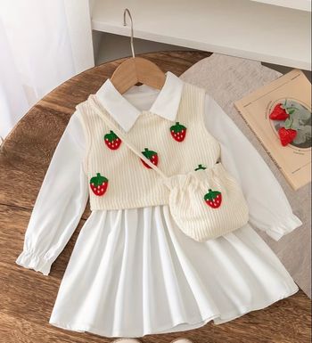 Ensemble tenue fraise enfant
