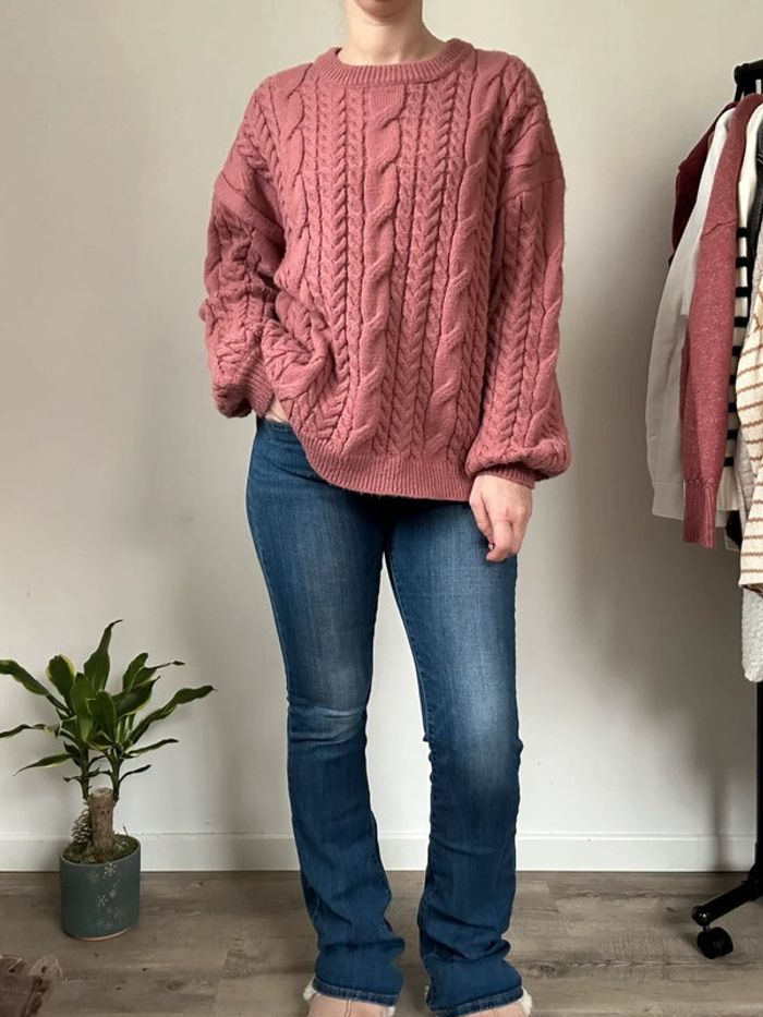 Pull torsadé vieux rose New Collection – Doux et cosy, taille unique (36-42), très bon état 💖
