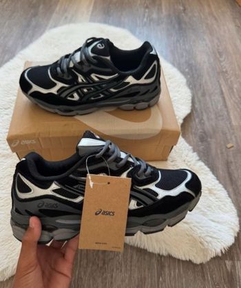 Asics gel Nyc noir taille 39