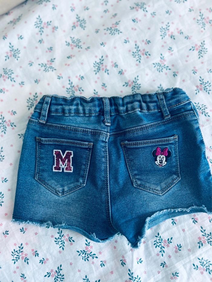 Joli short en jean Minnie Disney taille 3-4ans - photo numéro 2