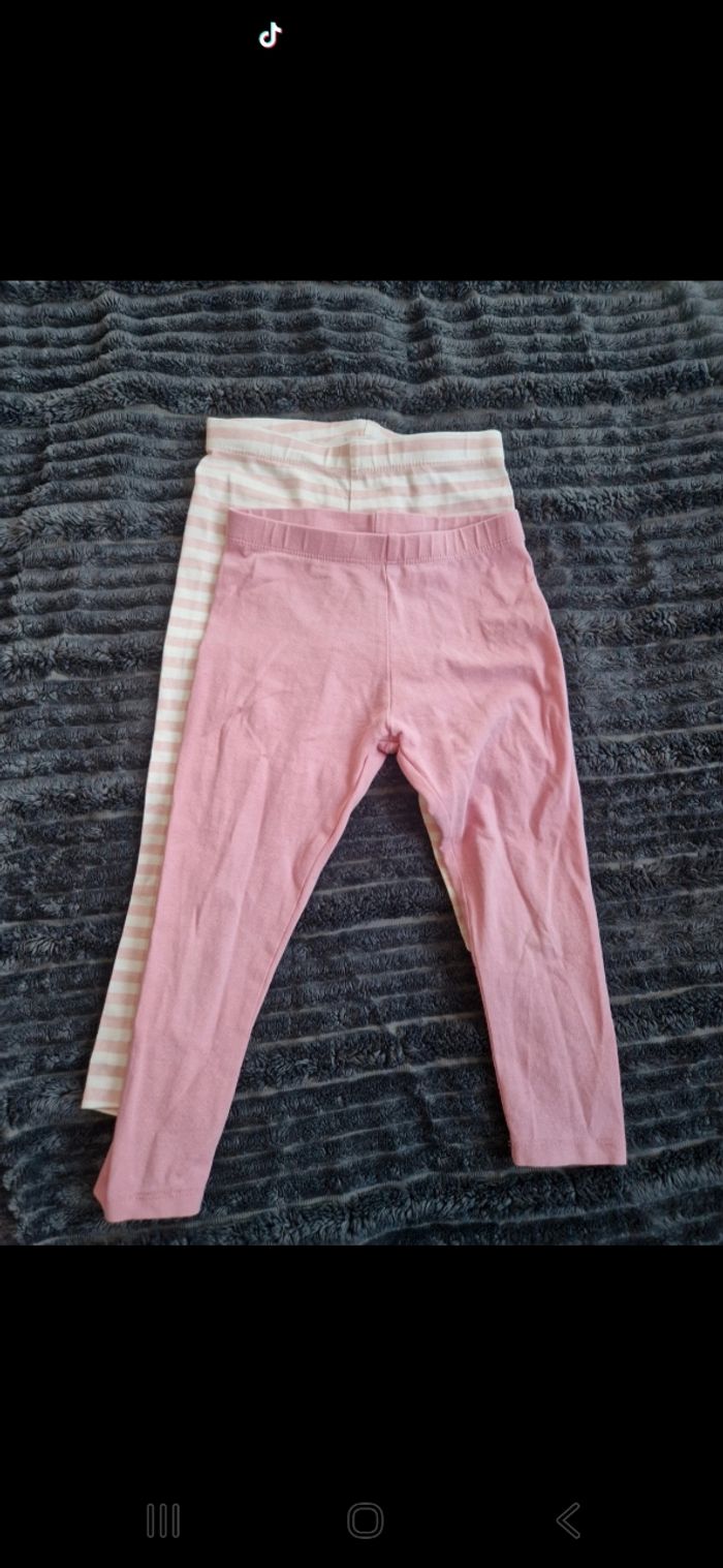 Lot 2 leggings fille 24-36 mois – confort et style – très bon état