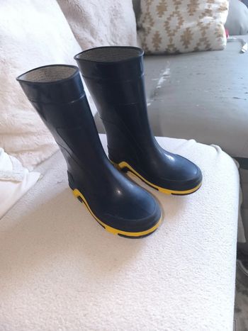 Paire de bottes de pluie bleu marine et jaune
