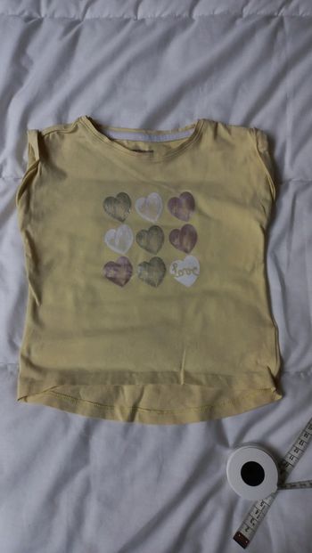 T-shirt jaune sans manche coeurs