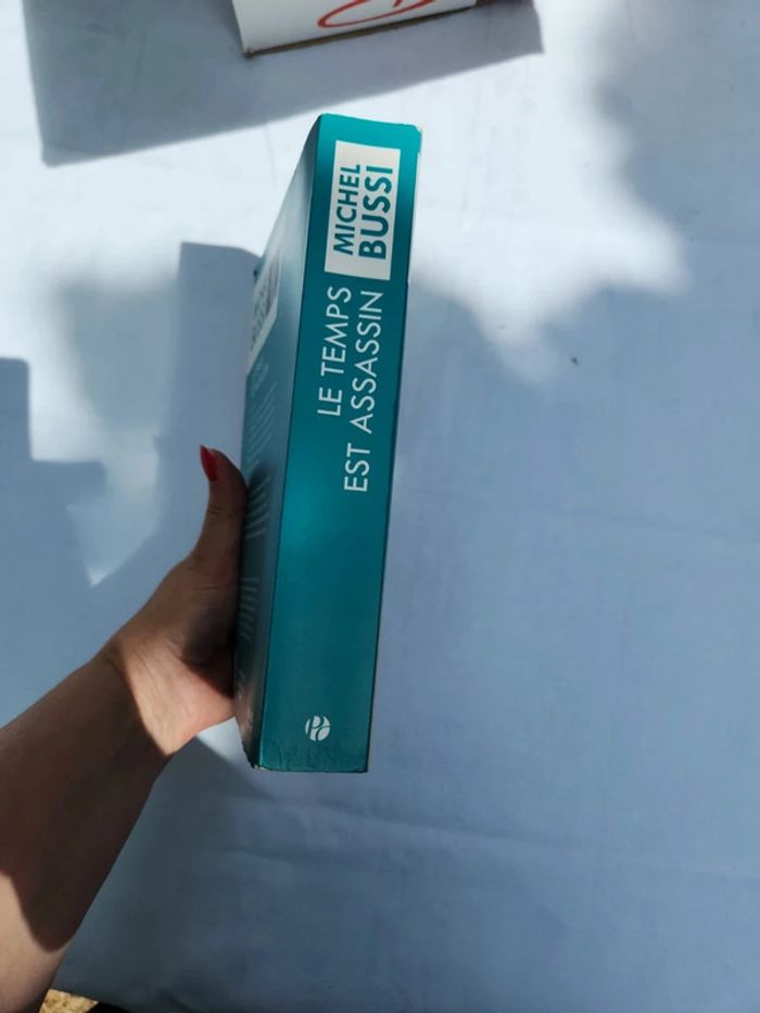 Livre Michel Bussi - Le temps est assassin- grand format broché - photo numéro 3