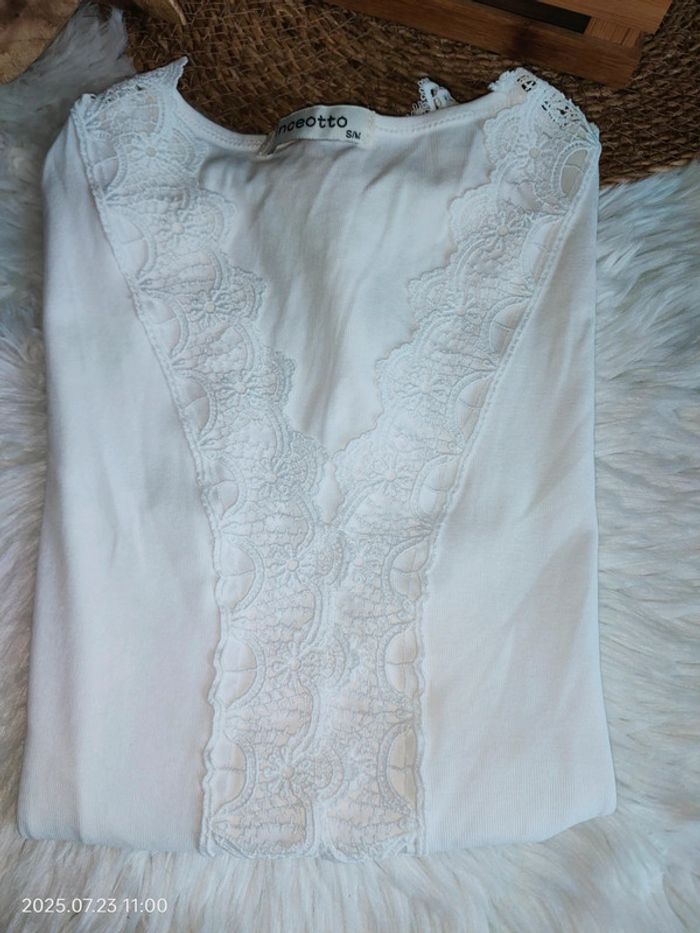 Débardeur en dentelle taille SM