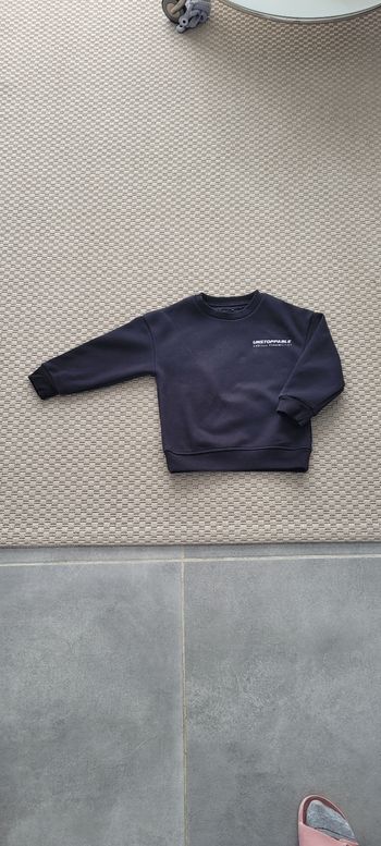 Sweat-shirt taille 5/6 ans