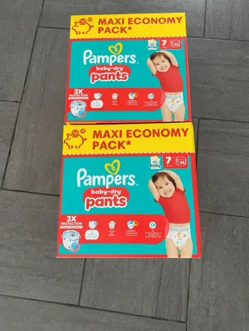 124 couches Pampers baby dry Taille 7 