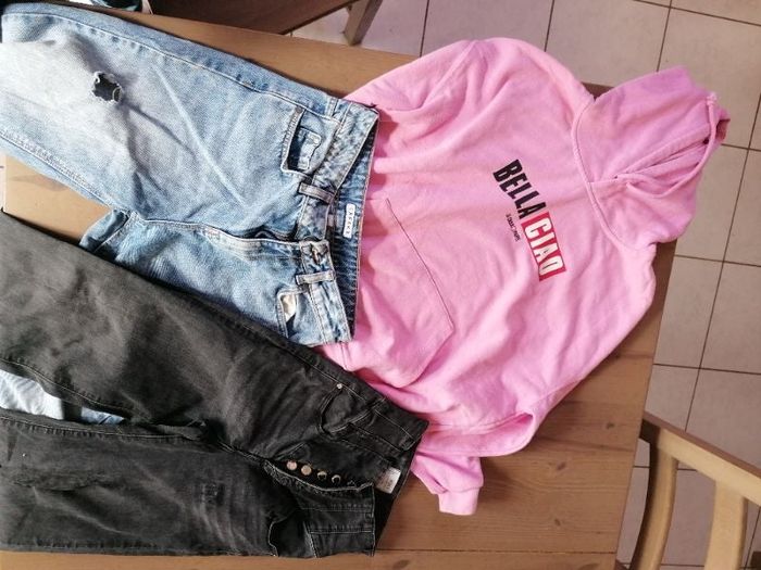 Lot jeans et sweet