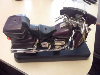 Moto pendule en plastique Super jolie - introuvable comme elle