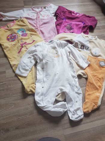 Lot de 5  pyjamas  9 mois