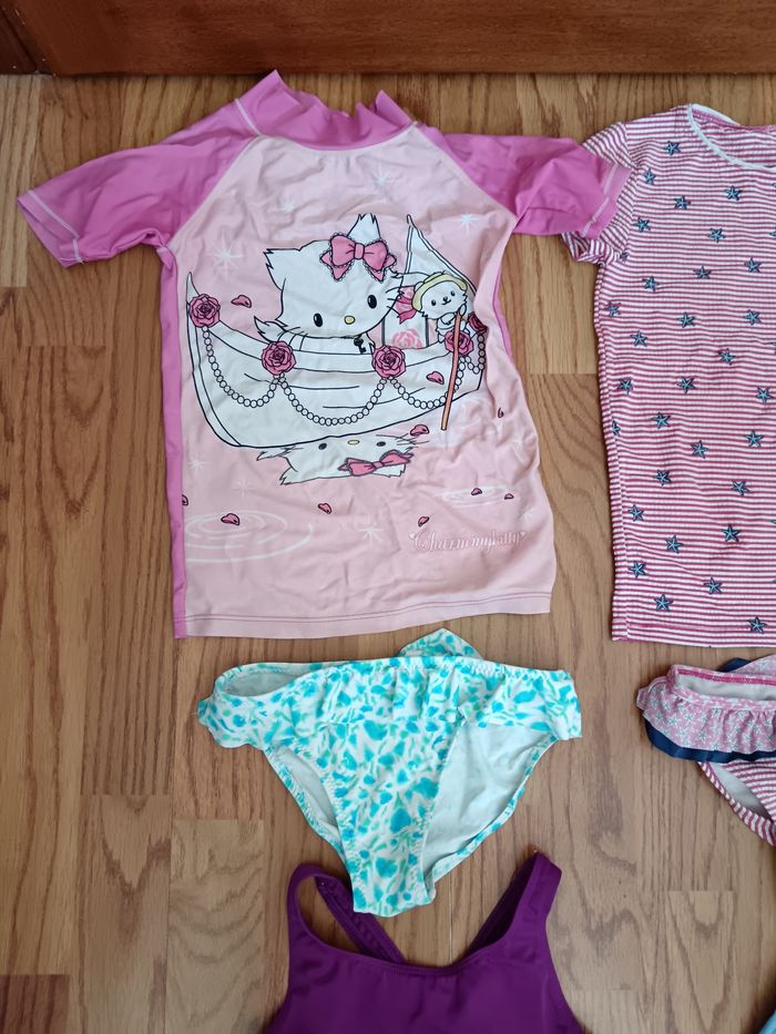 Lot tee shirts anti UV et maillots de bain Okaïdi, Monoprix, Hello Kitty etc - photo numéro 2