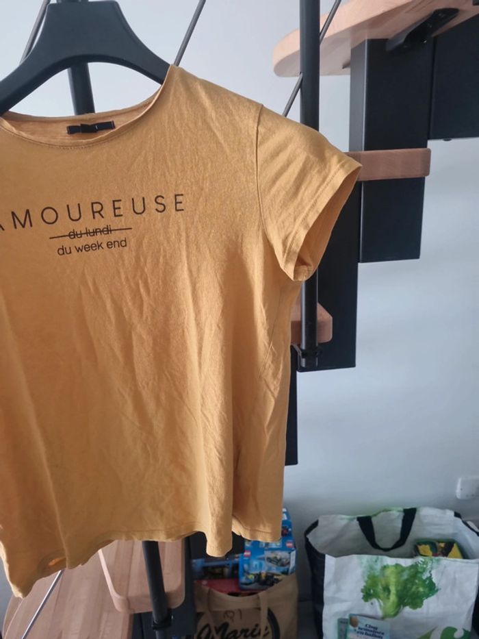 Tee-shirt moutarde - photo numéro 3