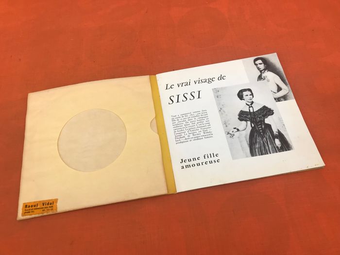 Livre-Disque 45 tours Sissi " Les disques Magazines Marie-claire " (1959) - photo numéro 4