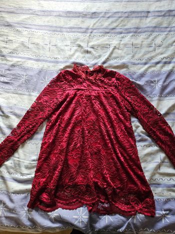 Blouse rouge sans marque