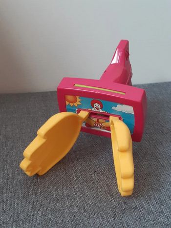 Jouet McDonald's 1993 tape mains 👏