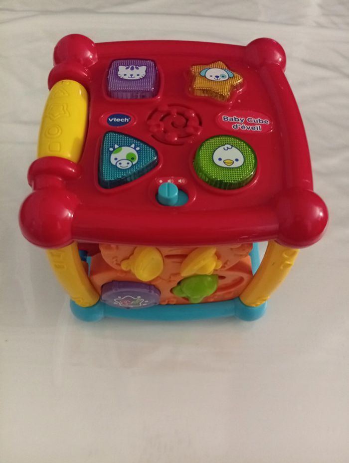 Baby Cube d'éveil