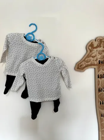 Ensemble jumeaux 3-6 mois ou jumelles