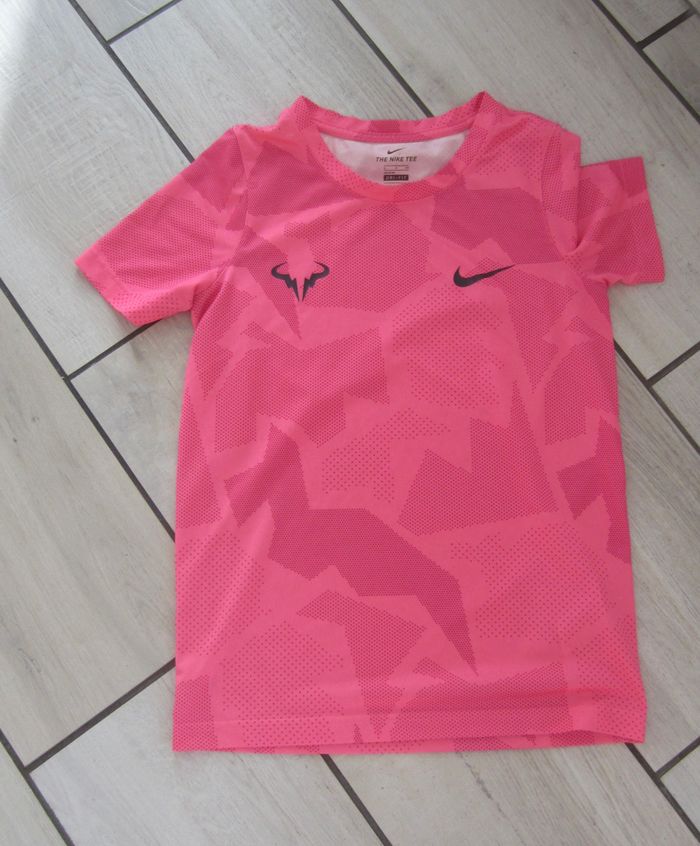 Tee shirt Nike 8/10 ans - photo numéro 6