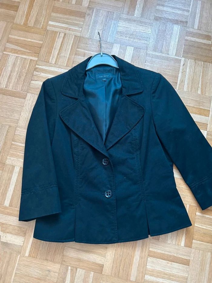 Veste  noire courte avec plis T38 - photo numéro 2