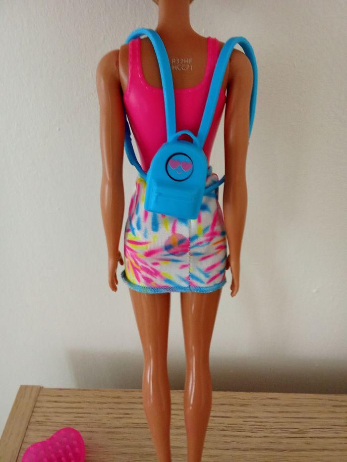 Poupée Barbie color reveal - photo numéro 4