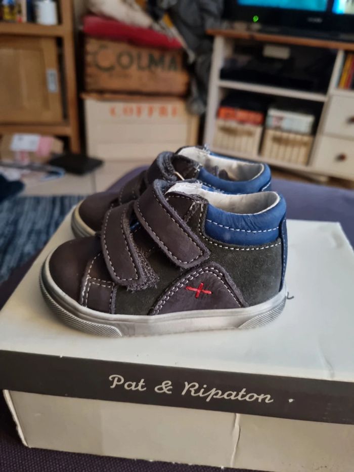 Baskets neuves à velcro tout cuir T18 - photo numéro 3